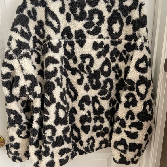 Old Navy Fleece Jacket - Picture 2 of 3